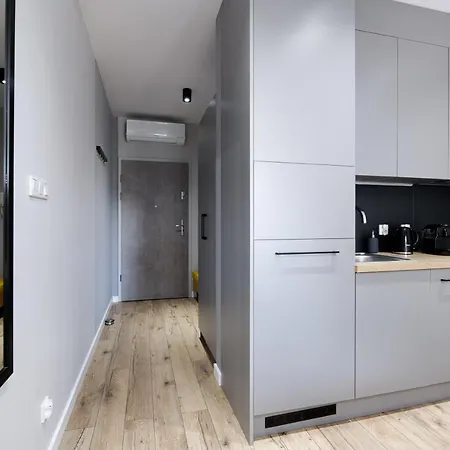 Modern Apartment, Big Terrace, Lift, Air Conditioning, Old Town Apartment