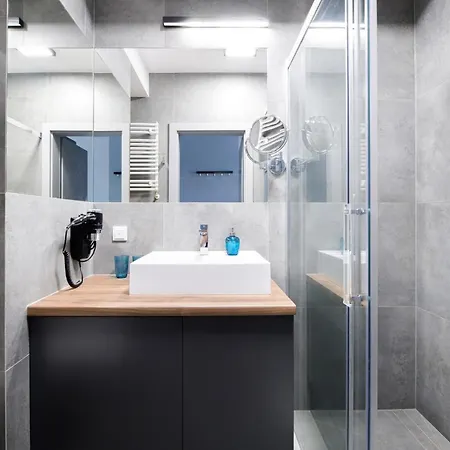 Modern Apartment, Big Terrace, Lift, Air Conditioning, Old Town *